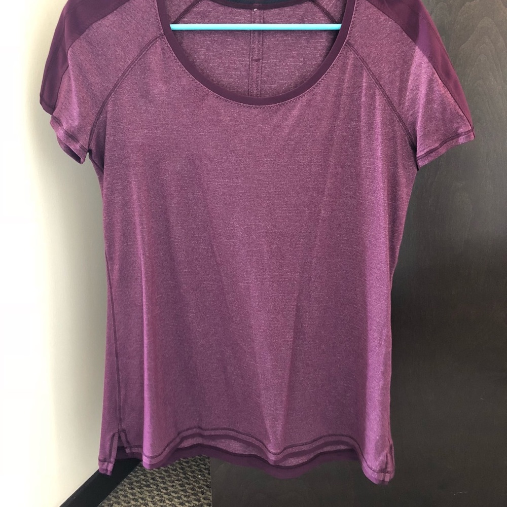 Lululemon workout tee